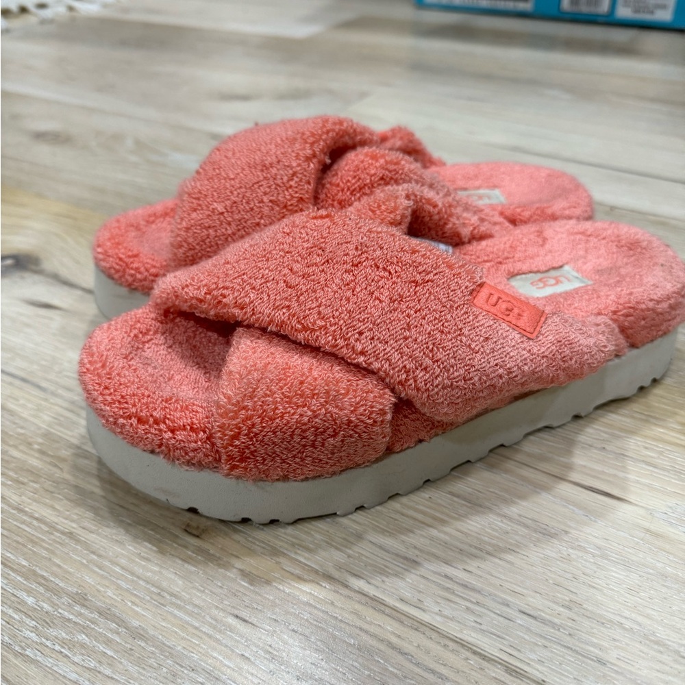 Ugg Fluffy Slide Sandals Pink